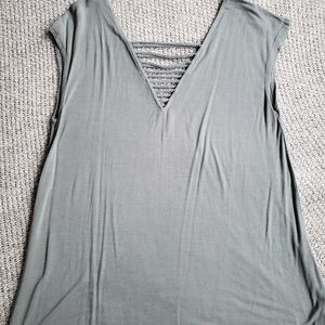 American Eagle women's v-neck top
